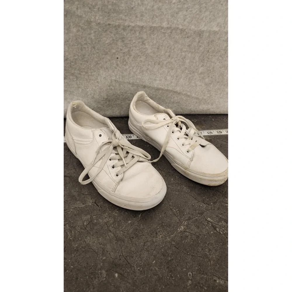 Vans‎ Shoes Wms Size 8.5 White Low Top Faux Leather Skate Casual Sneakers EU 39